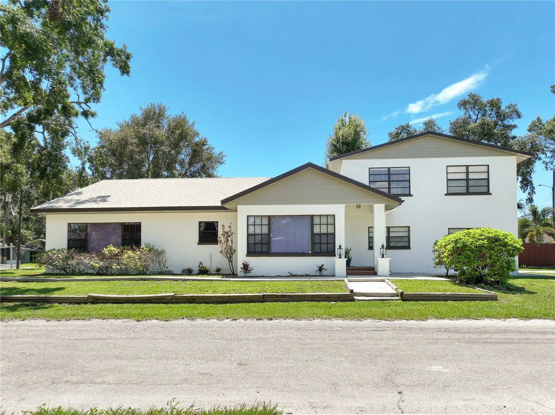 2207 W Ohio Avenue Tampa FL 33607