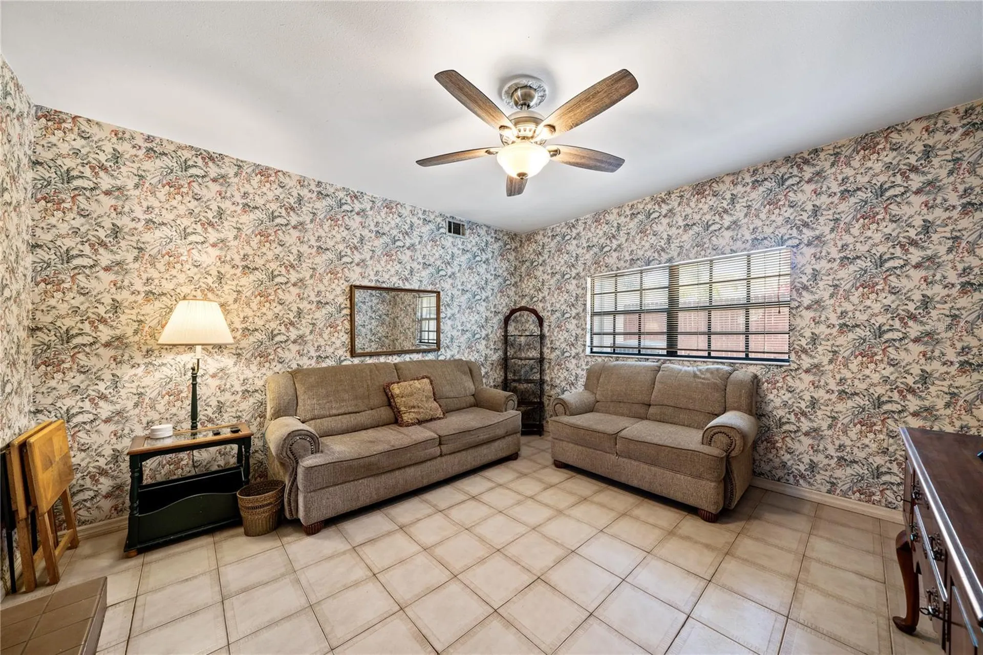 2207 W Ohio Avenue Tampa FL 33607
