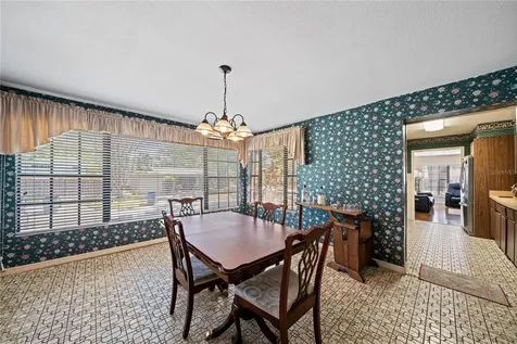 2207 W Ohio Avenue Tampa FL 33607