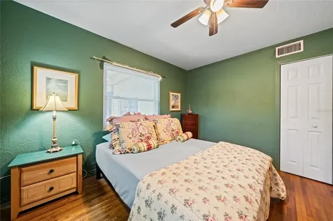 2207 W Ohio Avenue Tampa FL 33607