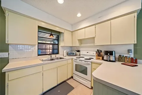 2207 W Ohio Avenue Tampa FL 33607