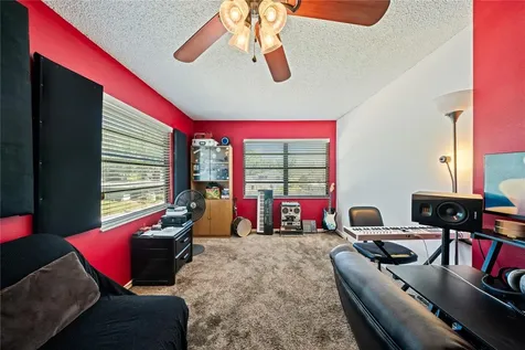 2207 W Ohio Avenue Tampa FL 33607