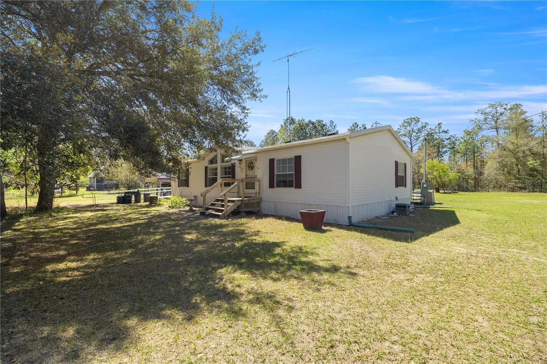 2670 SE 141st Avenue Morriston FL 32668