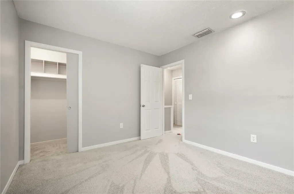 6114 Peregrine Avenue Orlando FL 32819