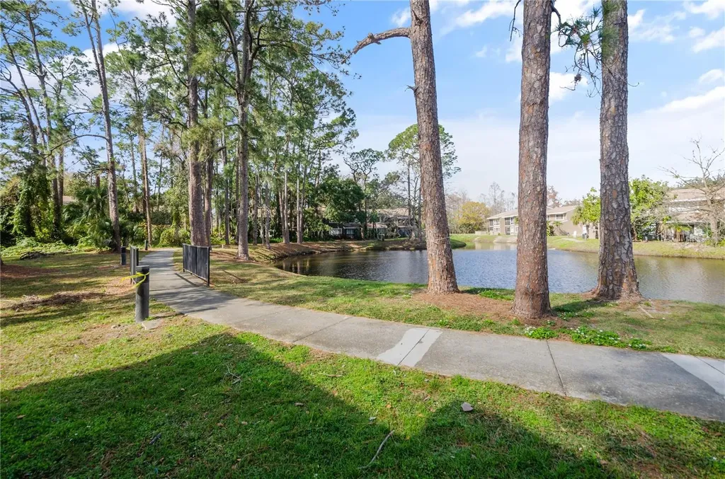 6114 Peregrine Avenue Orlando FL 32819