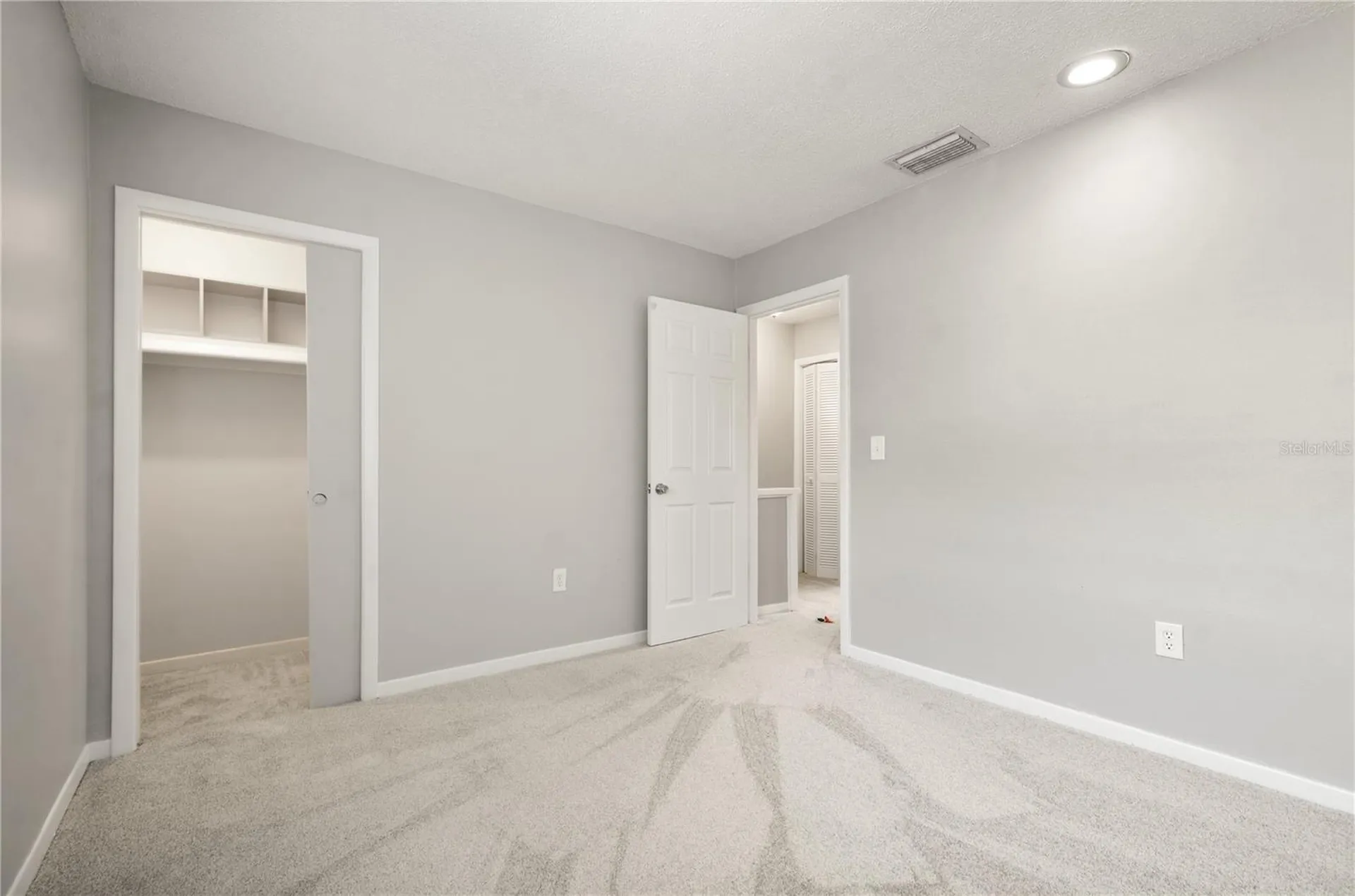 6114 Peregrine Avenue Orlando FL 32819