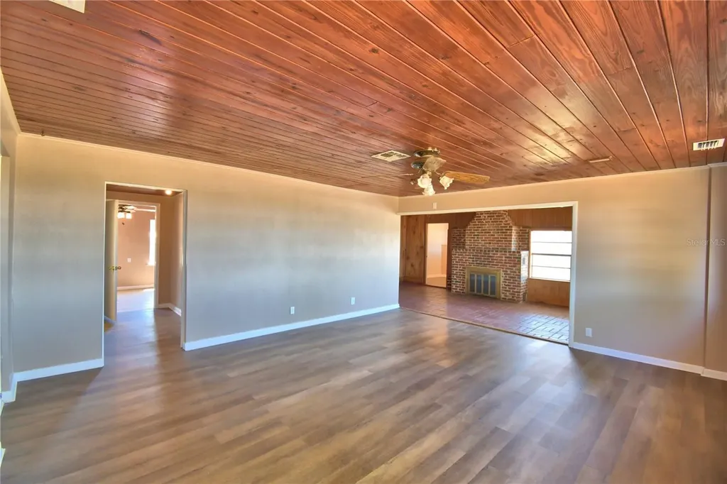 352 E Hwy 630 E Frostproof FL 33843