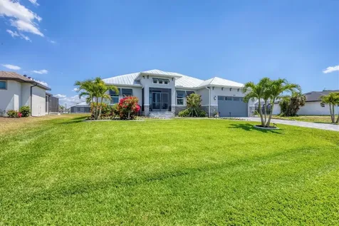 226 W Pine Valley Lane Rotonda West FL 33947