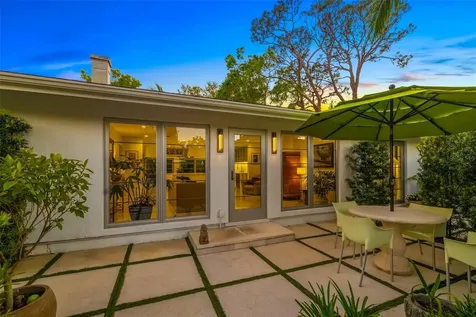 494 Sapphire Drive Sarasota FL 34234
