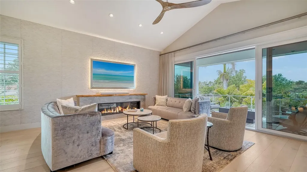 5930 Briarwood Avenue Sarasota FL 34231