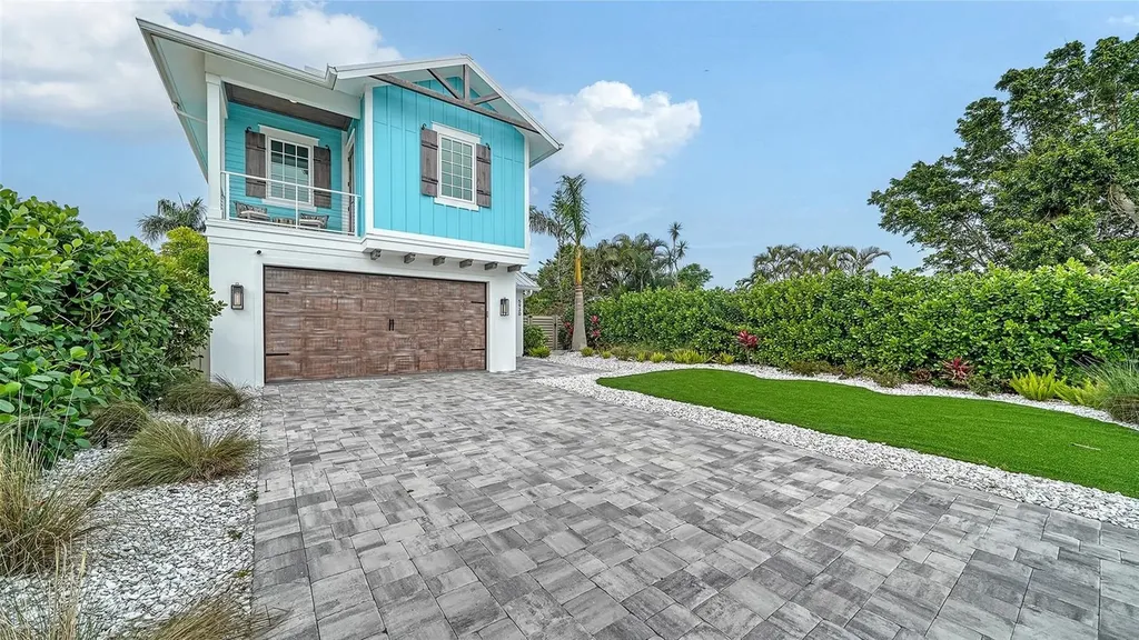 5930 Briarwood Avenue Sarasota FL 34231
