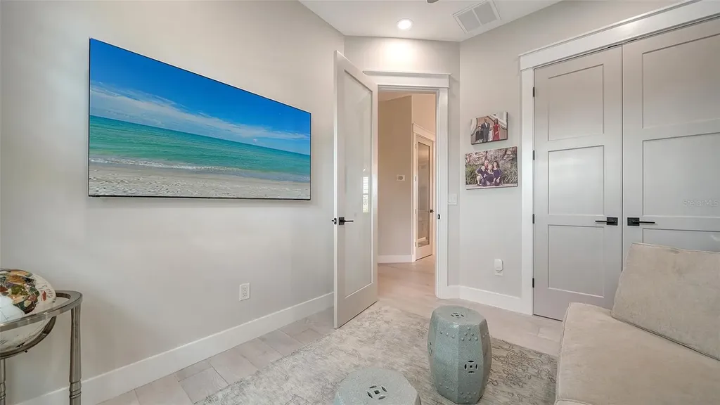 5930 Briarwood Avenue Sarasota FL 34231