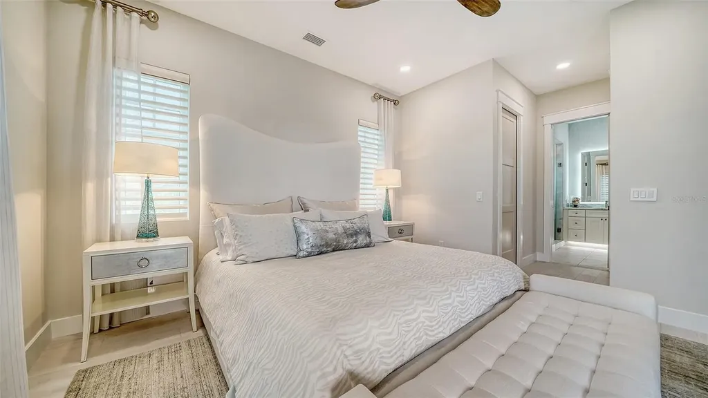 5930 Briarwood Avenue Sarasota FL 34231