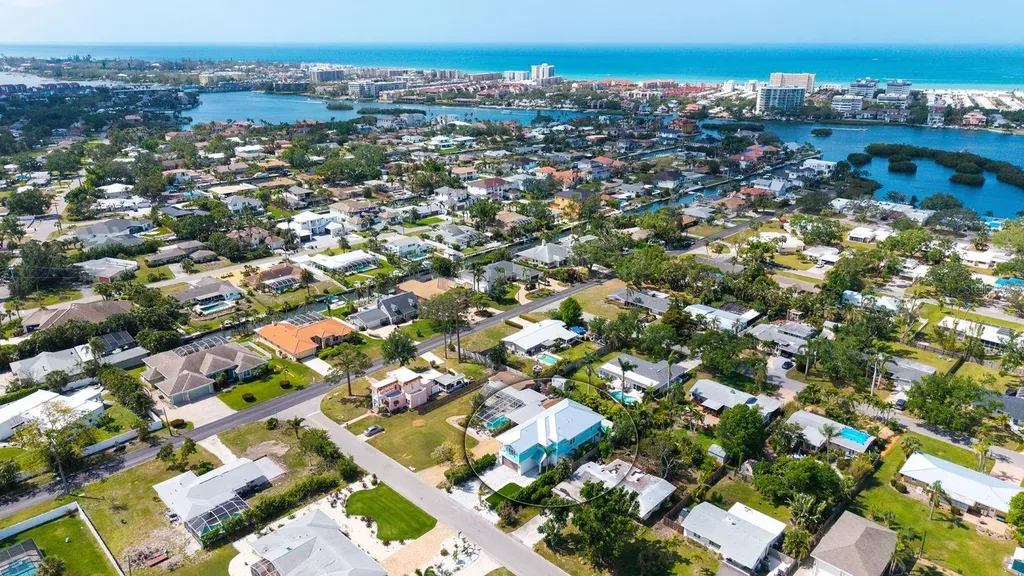 5930 Briarwood Avenue Sarasota FL 34231