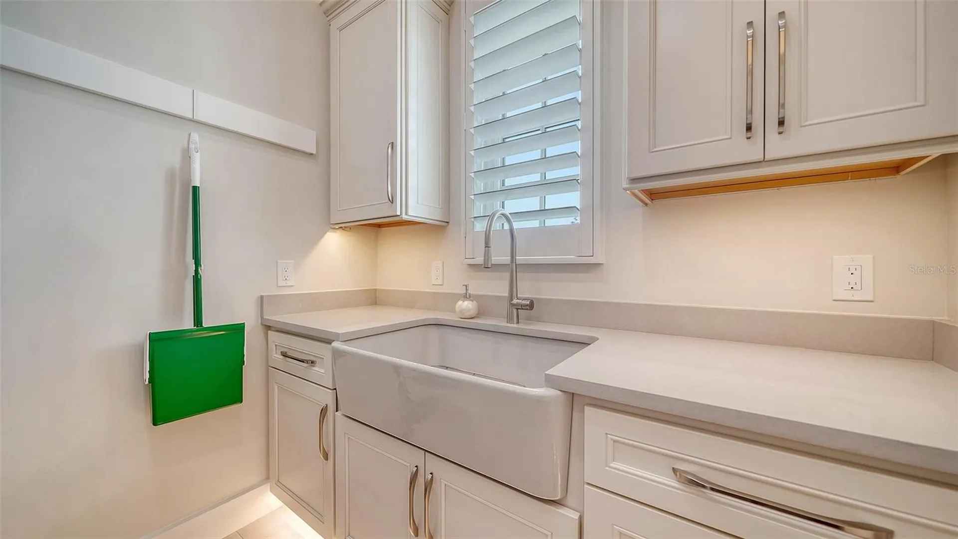 5930 Briarwood Avenue Sarasota FL 34231