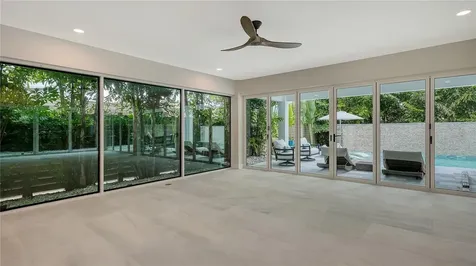 5930 Briarwood Avenue Sarasota FL 34231