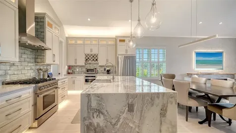 5930 Briarwood Avenue Sarasota FL 34231
