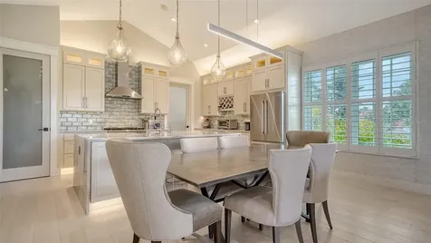 5930 Briarwood Avenue Sarasota FL 34231