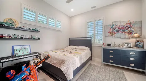 5930 Briarwood Avenue Sarasota FL 34231