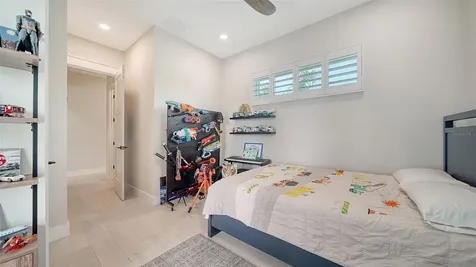 5930 Briarwood Avenue Sarasota FL 34231