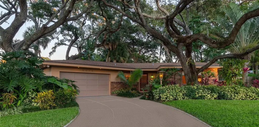 5670 11th Street S St Petersburg FL 33705
