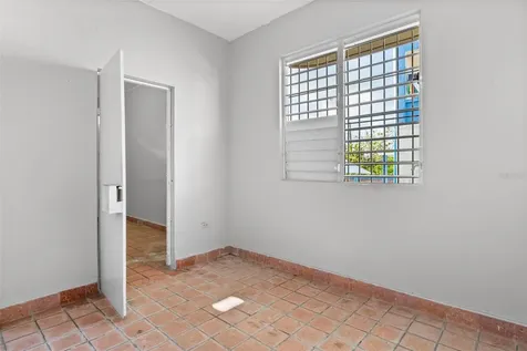 172 Calle Luis Barreras Cayey PR 00736