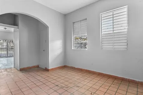 172 Calle Luis Barreras Cayey PR 00736