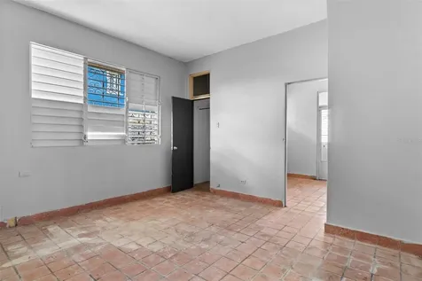 172 Calle Luis Barreras Cayey PR 00736