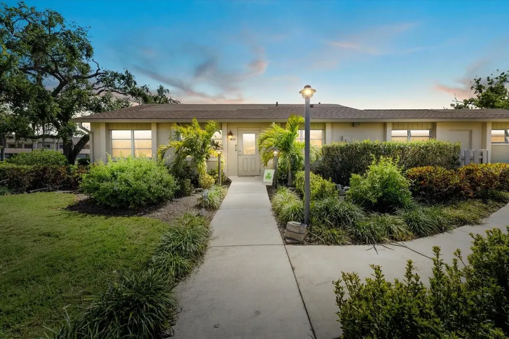 7205 Wood Creek Drive Sarasota FL 34231