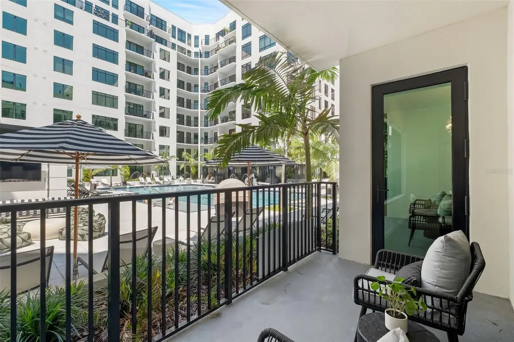 1991 Main Street Sarasota FL 34236