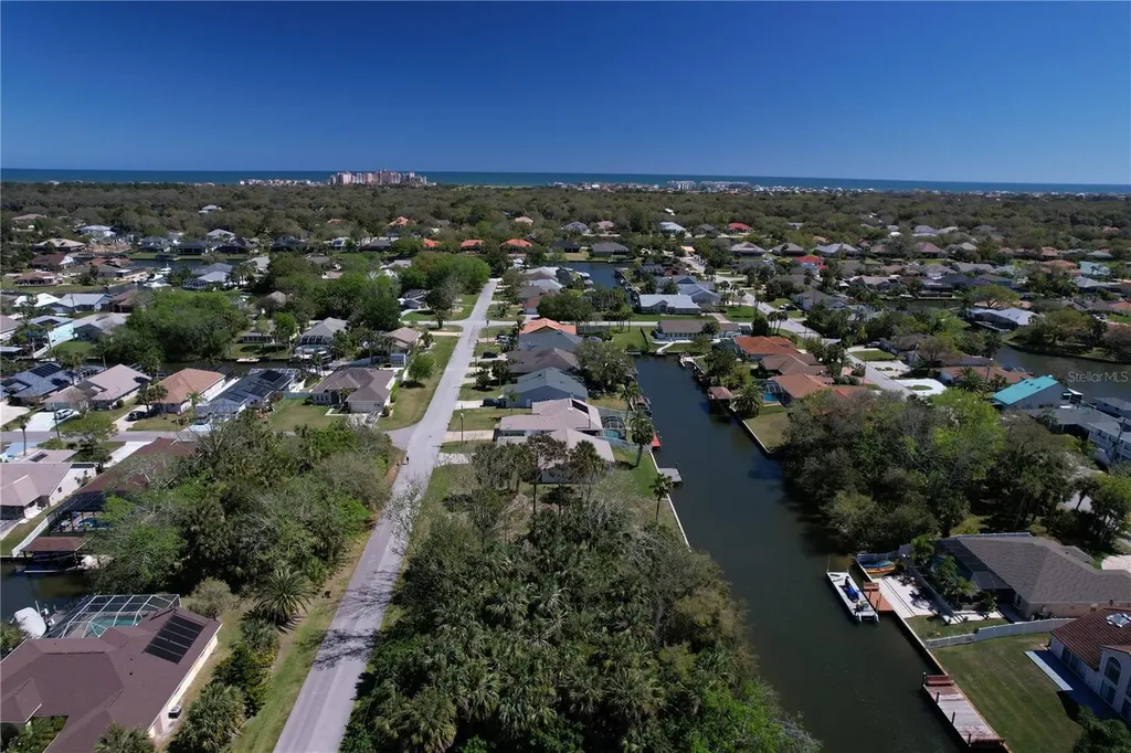 25 Cherokee Court W Palm Coast FL 32137