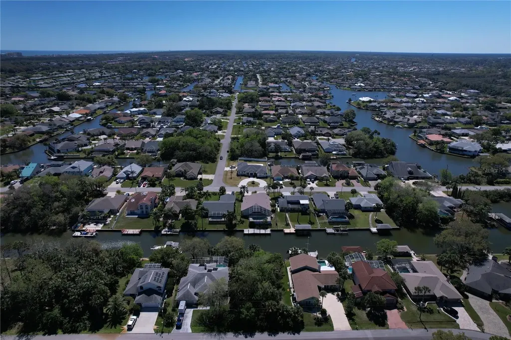 25 Cherokee Court W Palm Coast FL 32137