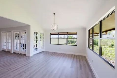 5604 Doral Drive Sarasota FL 34243