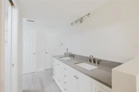 5604 Doral Drive Sarasota FL 34243