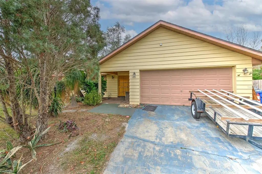 1617 Cherokee Trail Valrico FL 33594