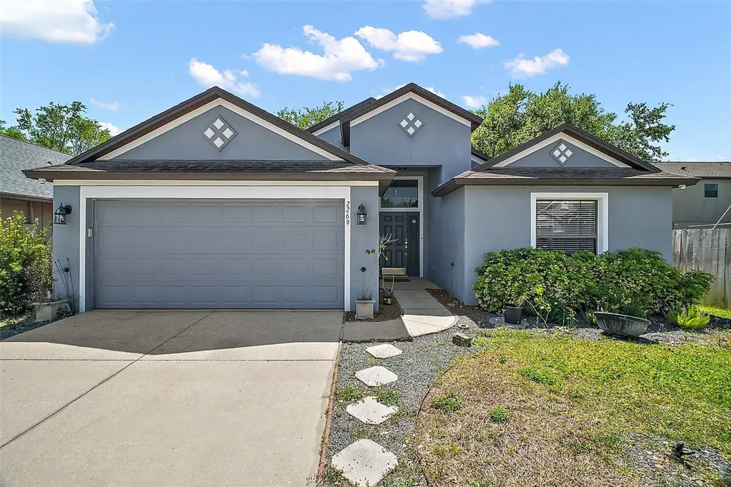 2269 Bracknell Forest Trail Tavares FL 32778