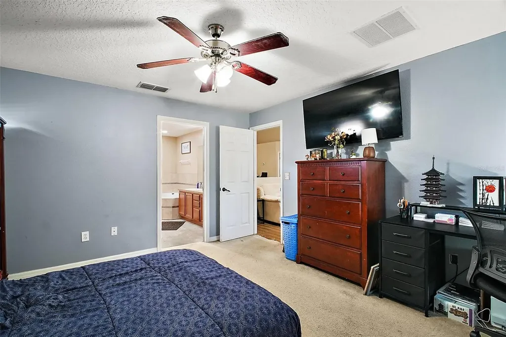 2269 Bracknell Forest Trail Tavares FL 32778