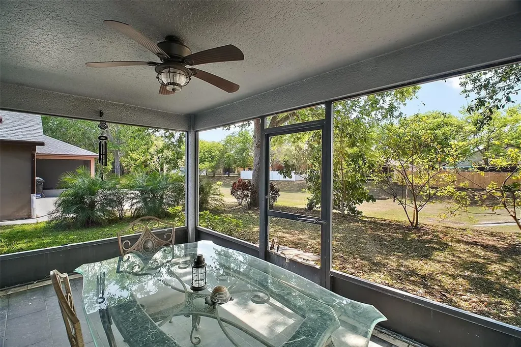 2269 Bracknell Forest Trail Tavares FL 32778