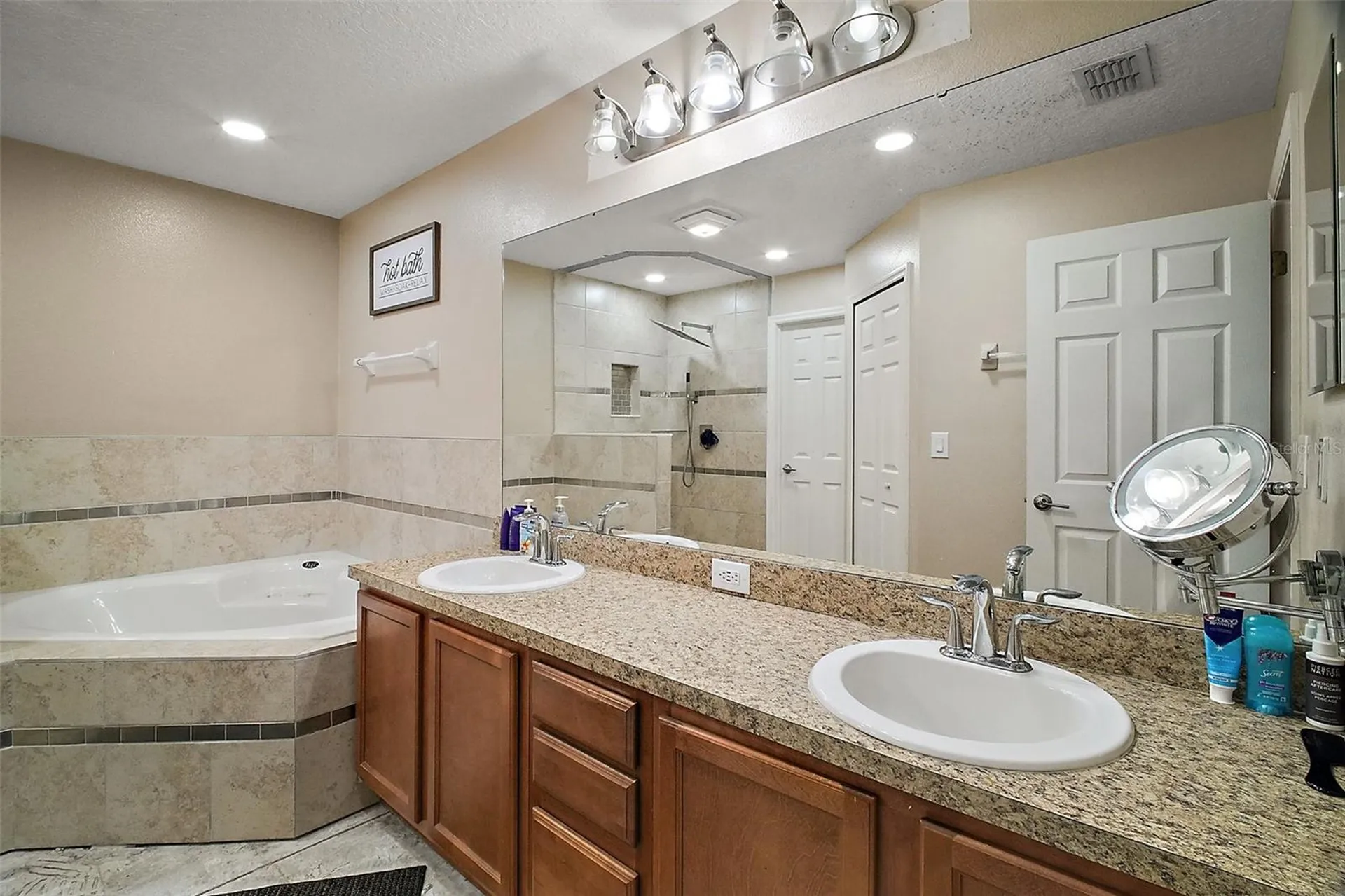 2269 Bracknell Forest Trail Tavares FL 32778