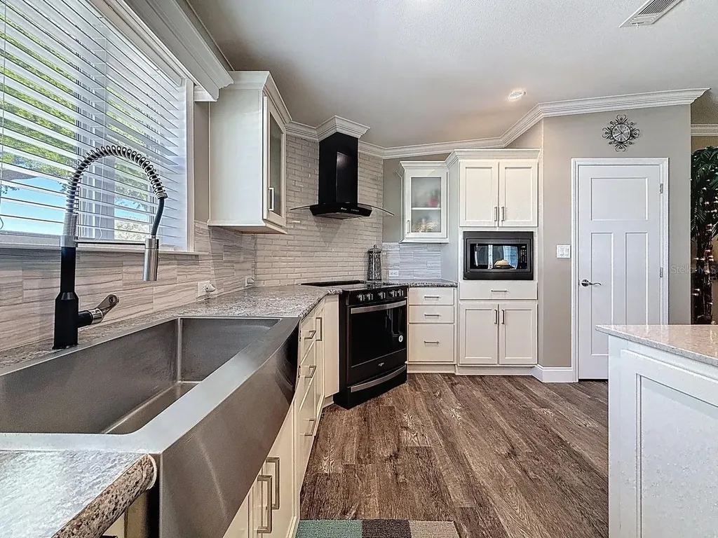 1116 Elkhart Circle Tavares FL 32778