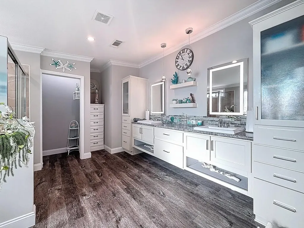 1116 Elkhart Circle Tavares FL 32778