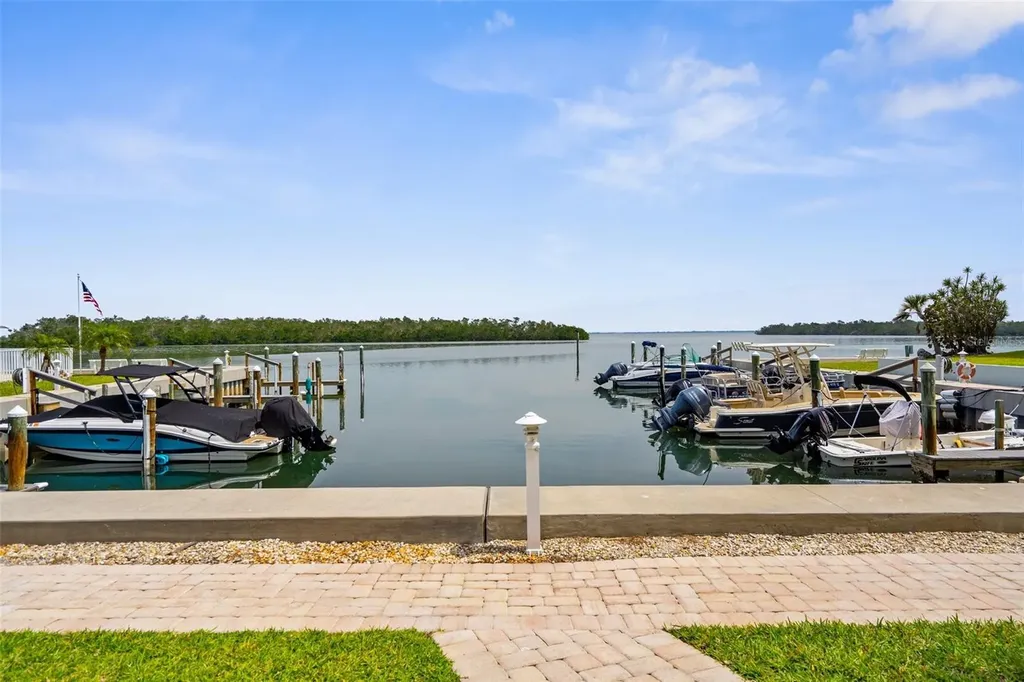 600 Sutton Place Longboat Key FL 34228