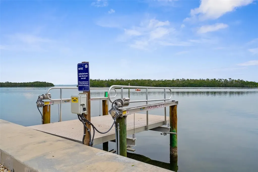 600 Sutton Place Longboat Key FL 34228
