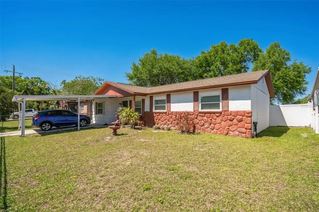7004 24th Avenue S Tampa FL 33619