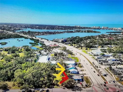 109 Tamiami Trail S Nokomis FL 34275