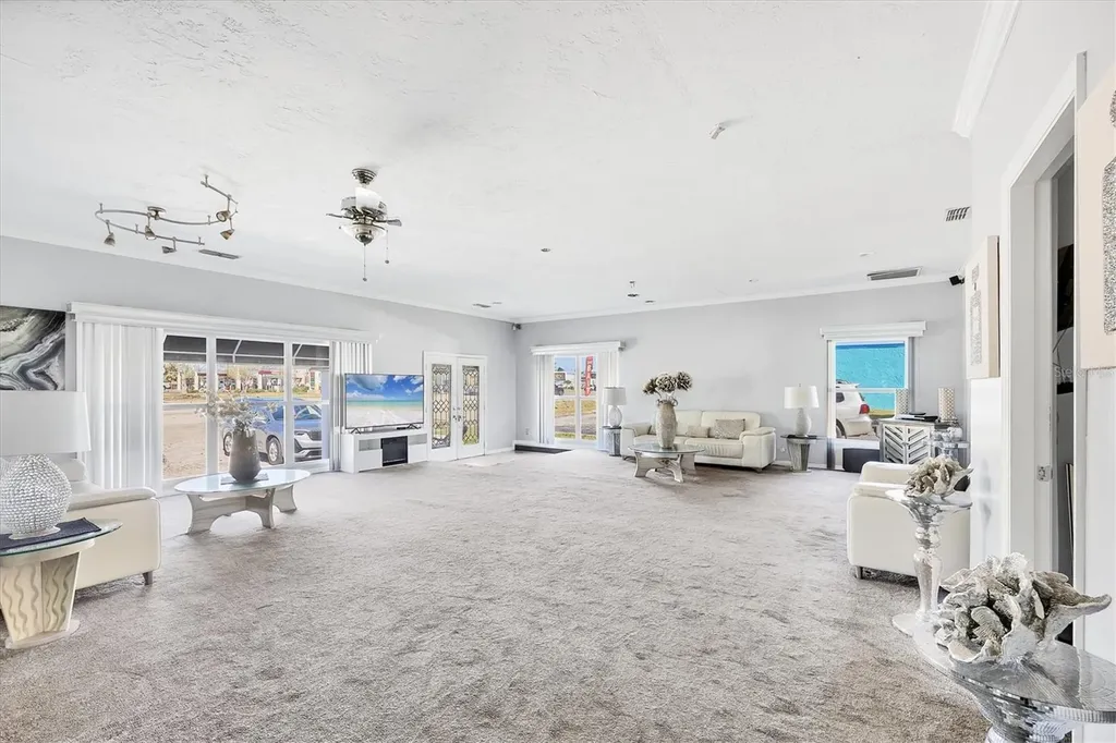 101 S Tamiami Trail S Nokomis FL 34275