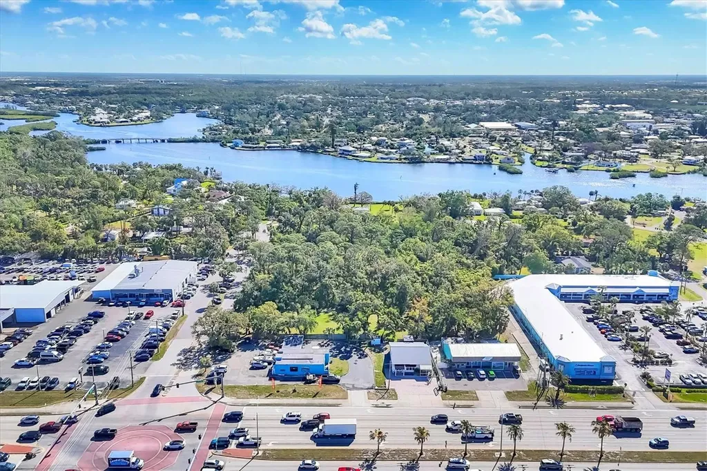 101 S Tamiami Trail S Nokomis FL 34275