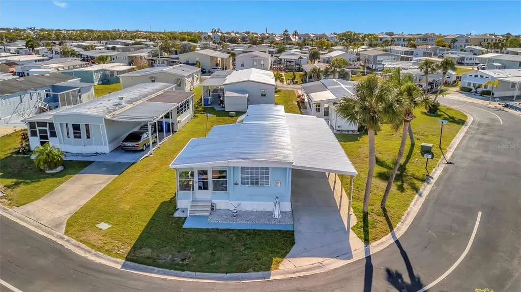 128 E Saint Johns Way Apollo Beach FL 33572