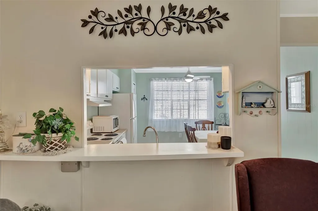128 E Saint Johns Way Apollo Beach FL 33572