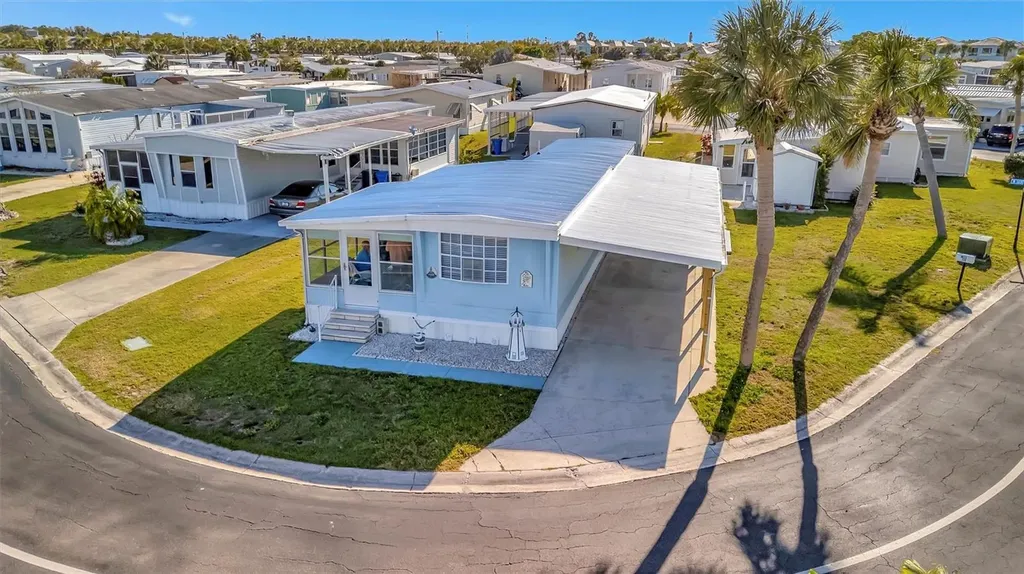 128 E Saint Johns Way Apollo Beach FL 33572